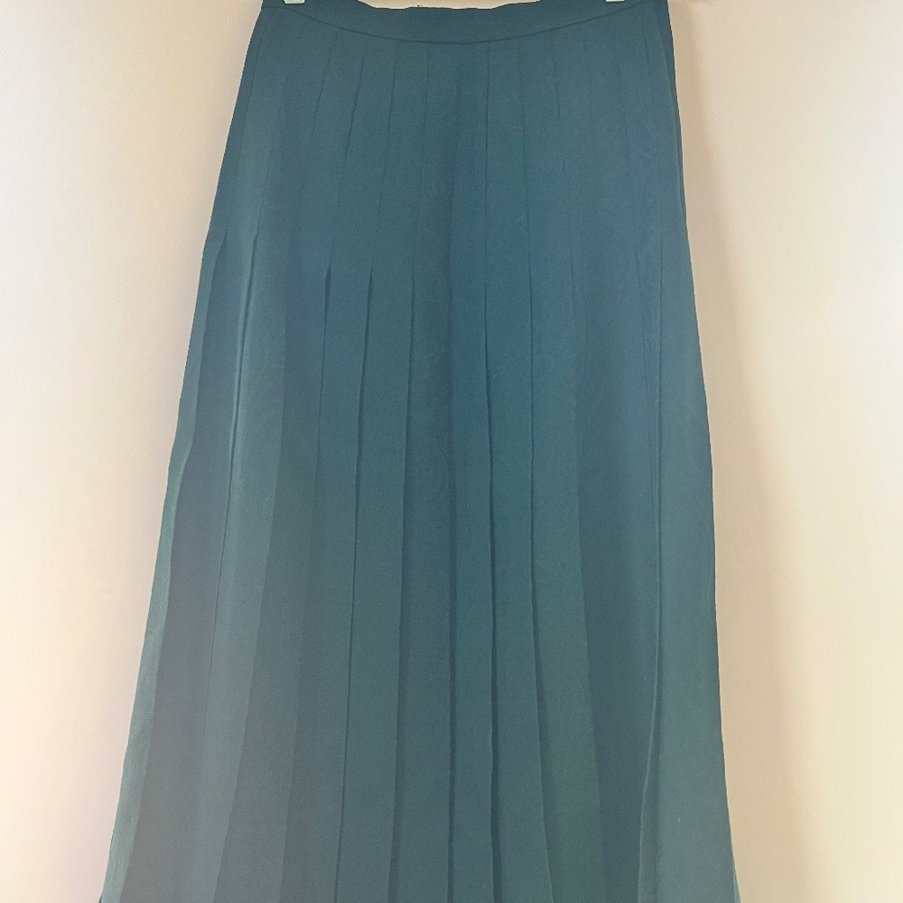 Vintage Burberry Pleated Midi Skirt - Dark Green with light pattern - Size S/M